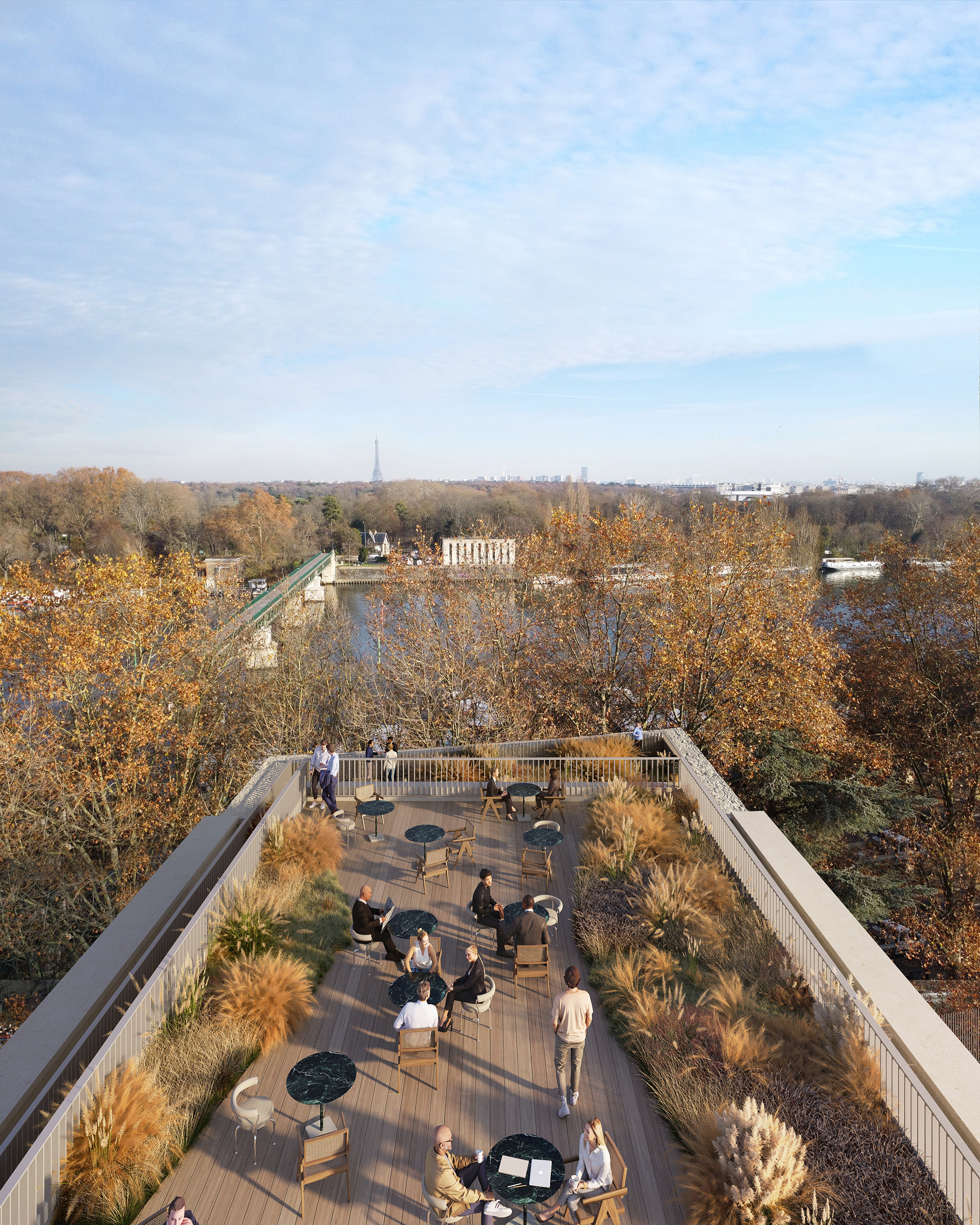 Rooftop du projet Saint-Cloud Campus – terrasse en bois avec graminées éclairées, vue sur la Tour Eiffel et le Bois de Boulogne au crépuscule