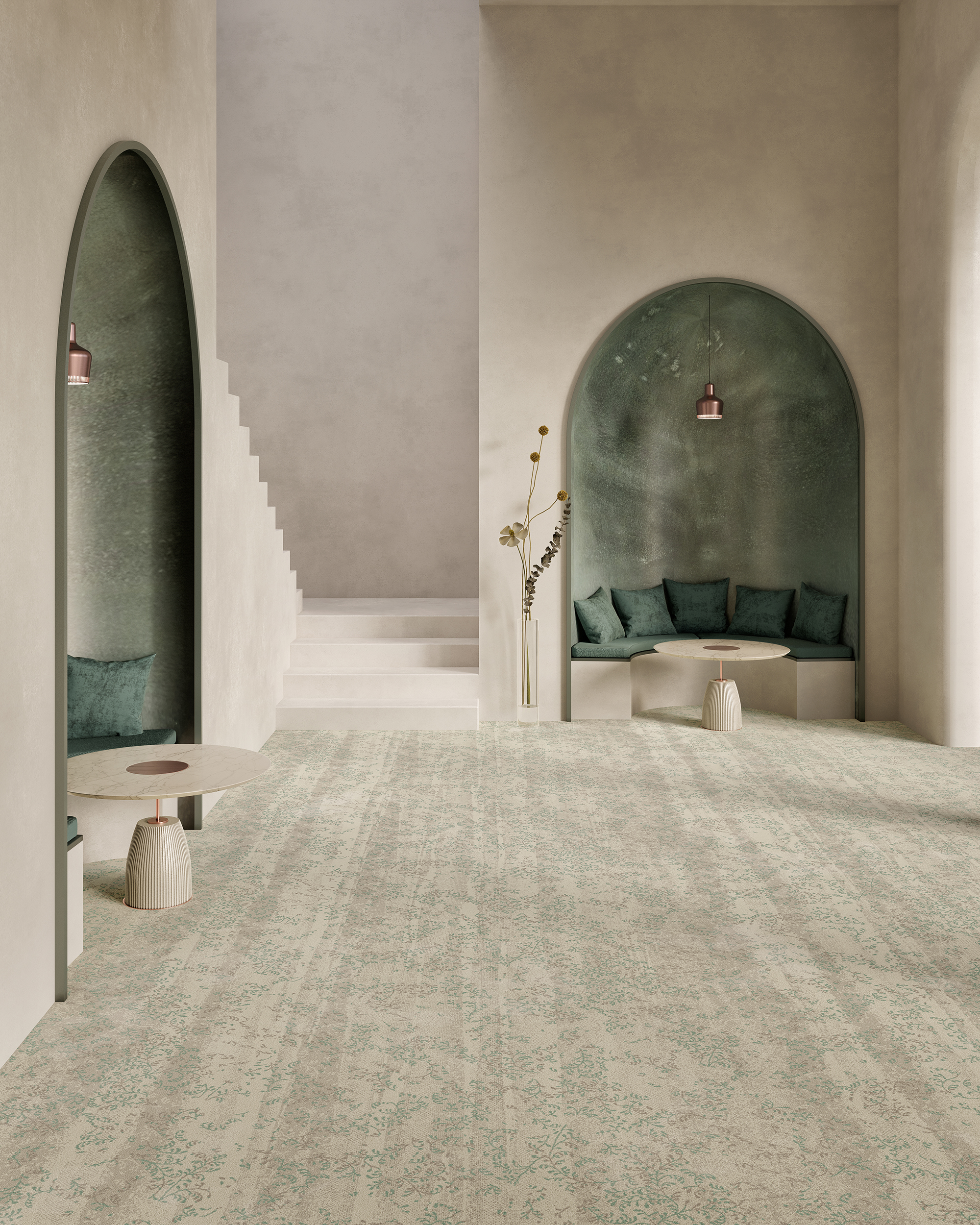 Alcôve arrondie en stuc vert patine avec banquette semi-circulaire et moquette motif floral Bohème – collection Vision of Elegance, Balsan